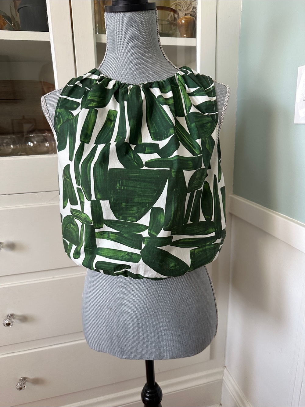 NWT Philosophy Green and White Abstract Brushstroke Bubble Hem Crop Top S/P